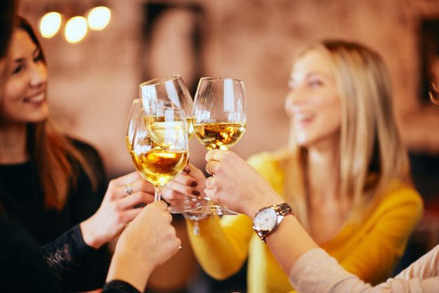 Weinseminar Augsburg - Frauen trinken Wein