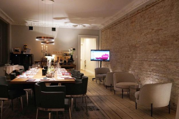 WEinprobe Berlin gute Weine mit schöner Kunst