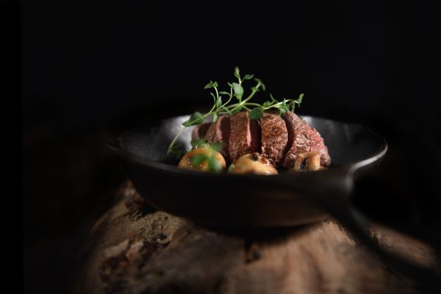 Wild-Kochkurs Augsburg – Wild in Gusspfanne