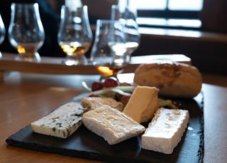 Whisky- und Käse-Tasting Düsseldorf Käse oder Schokolade trifft Whisky – Düsseldorf