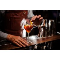 Cocktailkurs Berlin – Barkeeper mit Drins