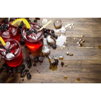 Cocktailkurs in Frankfurt am Main – Blackberry auf Holztisch