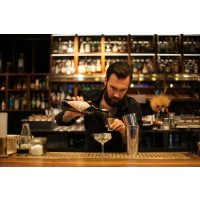 Cocktailkurs Stuttgart – Marcel Wanek in Aktion