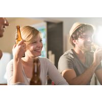 Erlebnisdinner Bad Nauheim – Freunde trinken Bier