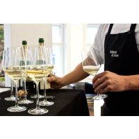 Firmenfeier Stuttgart mit Locationhopping & Kochevent - Weißwein Empfang