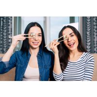 Japan-Kochkurs Berlin – Frauen essen Sushi