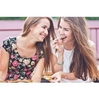 JGA mit Pralinenkurs Dresden – Freundinnen essen Pralinen