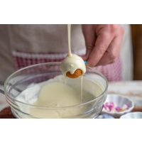 Kinder-Backkurs Mannheim: Cakepops glasieren