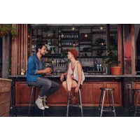 Kulinarische Stadtführung München – Paar in Bar