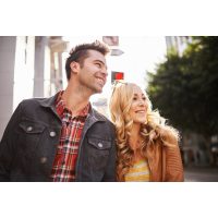 Kulinarische Stadtführung Ulm – Paar läuft durch Ulm