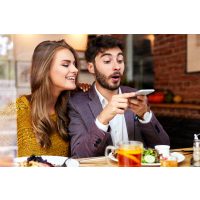 Kulinarisches Locationhopping Leipzig – Paar im Restaurant