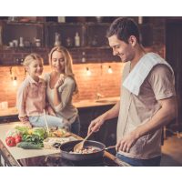 Männer-Kochkurs Düsseldorf – Vater kocht für Frau und Tochter