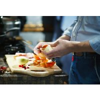 Männer-Kochkurs Düsseldorf – Zwiebeln schälen