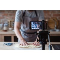 Online-Firmenfeier-mit Kollegen kochen