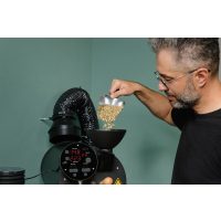 Röstkurs Stuttgart – Kaffeebohnen einfüllen