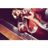 Rum-Tasting Köln – Rum wird eingeschenkt