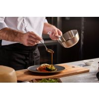 Saucen-Kochkurs Hamburg - mit Sauce anrichten