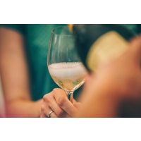 Schaumweinprobe Berlin – Sekt einschenken