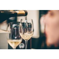 Schaumweinprobe Berlin – Champagner einschenken
