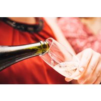 Schaumweinverkostung Frankfurt – Cremant einschenken