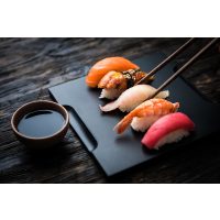 Sushi-Kurs Berlin – Sushi mit schwarzem Hintergrund