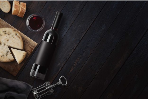 Käse-und-Wein-Degustation-online-Rotwein-und-Käse