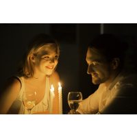 Wein-Krimi-Event Online: Krimi-Lesung mit Weinprobe - Kerzenschein und Gruselgeschichten