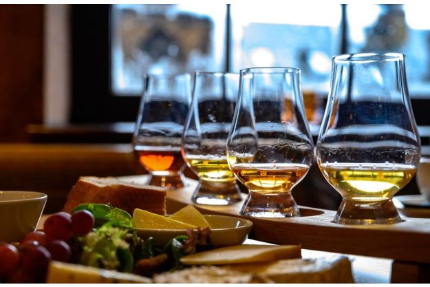 Whisky-Käse-Tasting Düsseldorf – verschiedene Whiskys mit Käse