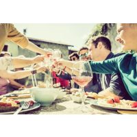 Kulinarische Stadtführung-Gutschein – Anstoßen bei einer Location unserer kulinarischen Stadtführung