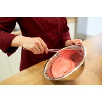 Macarons-Backkurs Düsseldorf – Macarons-Teig anrühren