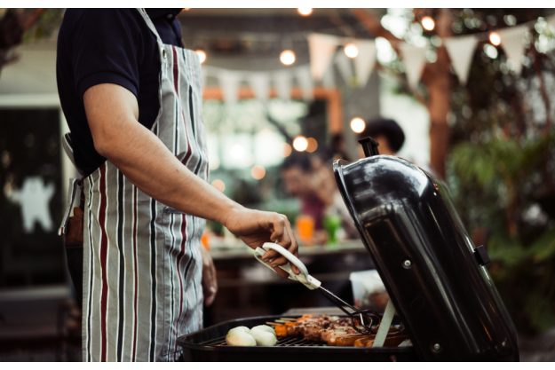 Grillkurs Frankfurt – Mann am Grill