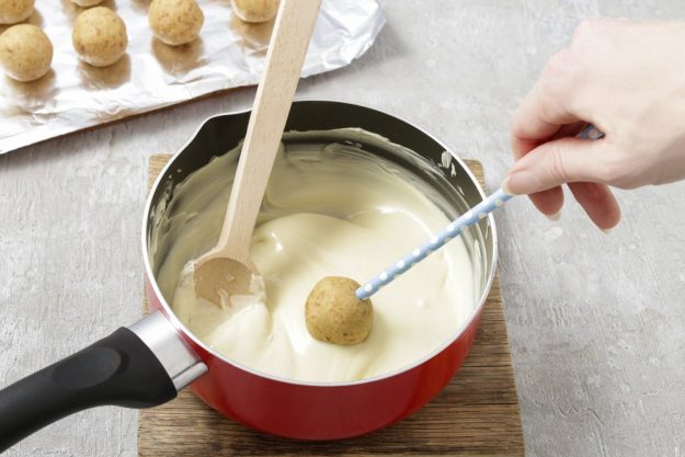 Online Backkurs – Cakepops in flüssiger Schokolade