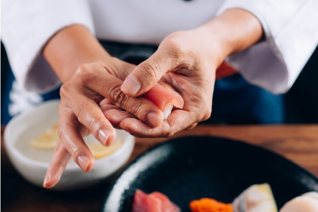 Sushi-Kurs Nürnberg –  Thunfisch für Sushi rollen