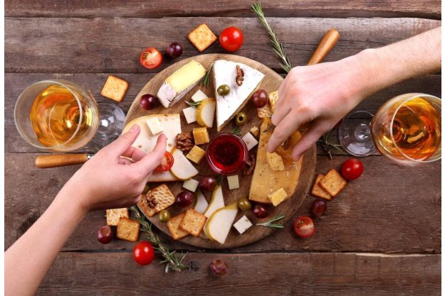 Wein- und Käse-Tasting Berlin – bitte zugreifen!
