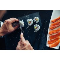 Sushi-Kurs Nürnberg – Sushi-Rolle schneiden